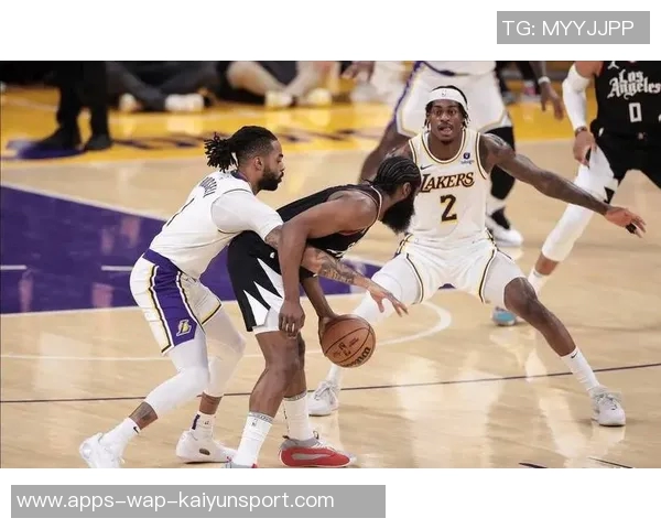 基德称赞拉塞尔传球与防守表现出色期待未来更多精彩表现