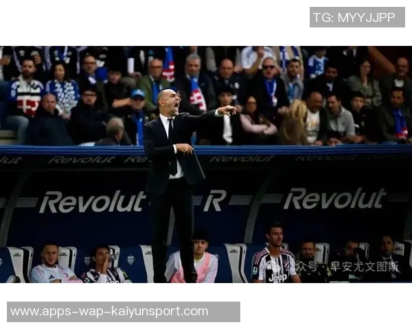 瓦拉内社媒晒与温格亨利合照观战科莫尤文重温足球传奇时刻