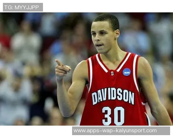 卢指导赞比尔对抗训练表现出色移动能力令人印象深刻